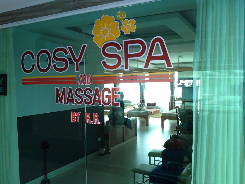 Cosy Beach View Apartments Pattaya Exterior photo