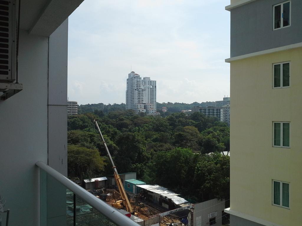 Cosy Beach View Apartments Pattaya Exterior photo